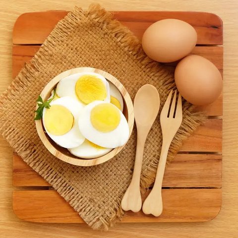 Alpukat Telur Panggang Lada Hitam(sumber: Pixabay)