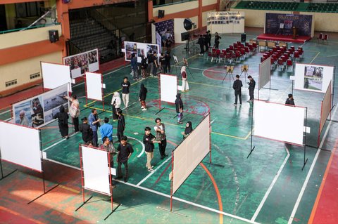 FOTO: Komunitas Mahasiswa Fotografi Kalacitra Gelar Pameran 'Cerita Citra' di UIN Syarif Hidayatullah