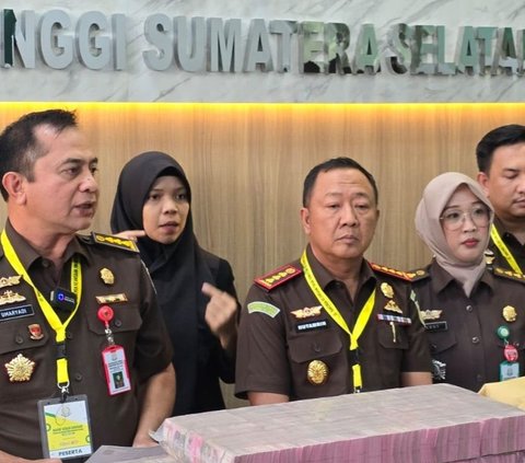 Selamatkan Uang Negara Rp22,5 Miliar, 4 Tersangka dan Barang Bukti Perkara Korupsi LRT Sumsel Diserahkan ke Kejari Palembang