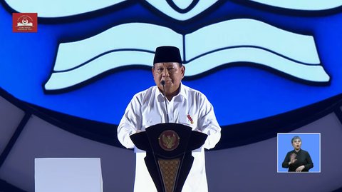 FOTO: Momen Tangis Prabowo Bercucuran Saat Singgung Kesejahteraan Guru di Indonesia