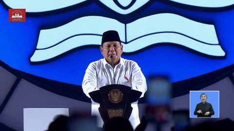 FOTO: Momen Tangis Prabowo Bercucuran Saat Singgung Kesejahteraan Guru di Indonesia