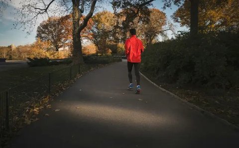 Bangun tidur di pagi hari. (Foto: Unsplash/bruce mars)