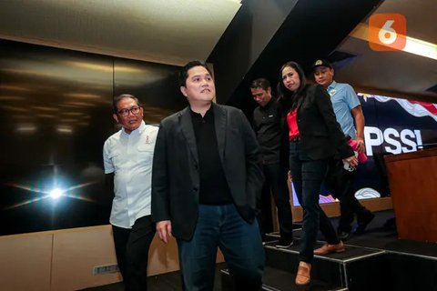 Ketua Umum PSSI, Erick Thohir memberikan keterangan saat konferensi pers mengenai perkembangan Timnas Indonesia Putri yang berlangsung di Stadion Utama Gelora Bung Karno (SUGBK), Senayan, Jak