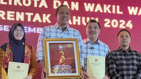Pasangan calon (paslon) nomor urut 3, Tri Adhianto-Haris Bobihoe, unggul tipis atas pesaing utamanya, paslon nomor urut 1, Heri Koswara-Sholihin unggul tipis versi real count dan quick count.