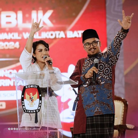 Kris Dayanti dan Kresna Dewanata menelan kekalahan dalam Pilkada Kota Batu. Pasangan ini menempati posisi buncit dari tiga pasangan kontestan dengan perolehan suara 20,7% di perhitungan cepat. Meski demikian, KD legowo menerima kekalahannya.