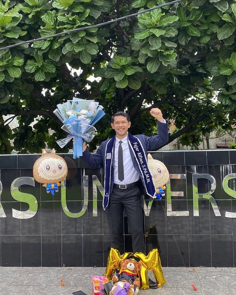 Pebulutangkis Fajar Alfian Resmi Sandang Gelar Master
