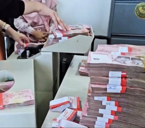 Kejati Jabar Terima Pengembalian Uang Korupsi Dana Bantuan PIP di Kampus UMIKA Bekasi Senilai Rp7 Miliar