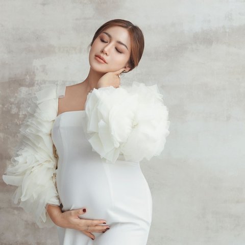 Siap Lahirkan Anak Ketiga, Jessica Iskandar Unggah Video Cover Lagu di Instagram