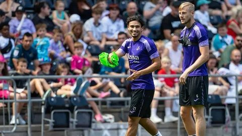 Nathan Tjoe-A-On menjalani debut bersama Swansea City, Rabu (14/8/2024) dini hari WIB. (Instagram/nathantjoeaon)
