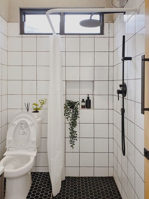 Tampil Lebih Luas dan Elegan dengan 5 Desain Kamar Mandi Minimalis untuk Kamar Utama