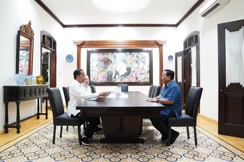 FOTO: Pertemuan Prabowo-Jokowi, ‘Kartu AS’ Ridwan Kamil di Pilkada Jakarta