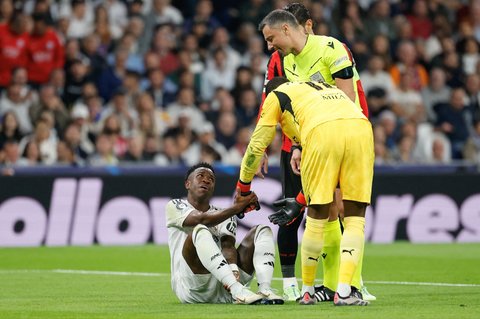 FOTO: Wajah Lesu Vinicius Cs usai Real Madrid Dihancurkan AC Milan 1-3