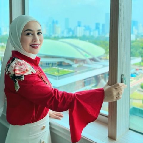 Jadi Istri Pejabat, Potret Shanty Istri Denny Cagur Cantik Menyala saat Kumpul Bareng Istri-istri Anggota DPR