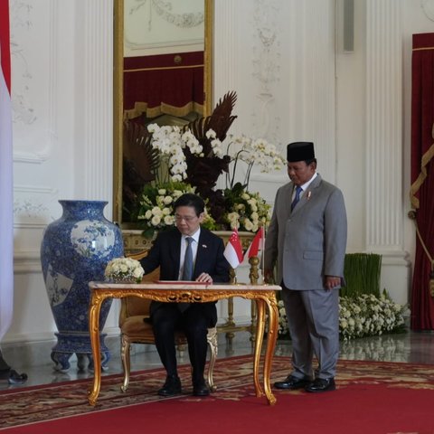 Prabowo Terima Kedatangan PM Singapura Lawrence Wong di Istana Merdeka