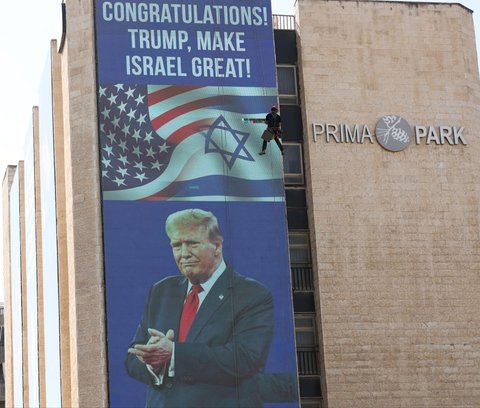 FOTO: Donald Trump Menang Pemilu AS, Billboard Raksasa 'Make Israel Great' Terpampang di Yerusalem