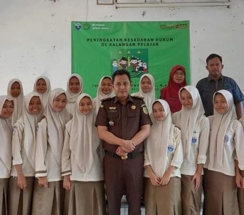 Ketika Insan Adhyaksa Menjadi `Guru Sehari` di Program Jaksa Masuk Sekolah