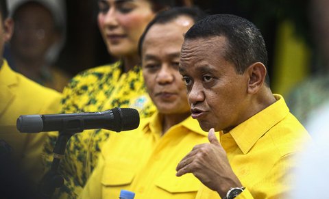 FOTO: Momen Bahlil Lahadalia Tegaskan Jokowi dan Gibran Tak Masuk Kepengurusan Partai Golkar