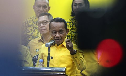 FOTO: Momen Bahlil Lahadalia Tegaskan Jokowi dan Gibran Tak Masuk Kepengurusan Partai Golkar