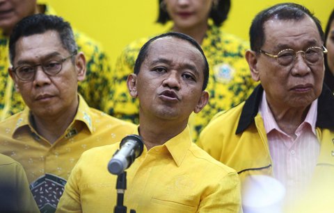 FOTO: Momen Bahlil Lahadalia Tegaskan Jokowi dan Gibran Tak Masuk Kepengurusan Partai Golkar