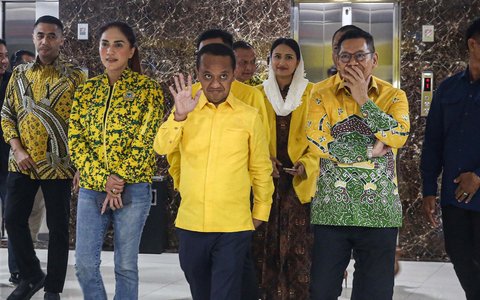 FOTO: Momen Bahlil Lahadalia Tegaskan Jokowi dan Gibran Tak Masuk Kepengurusan Partai Golkar