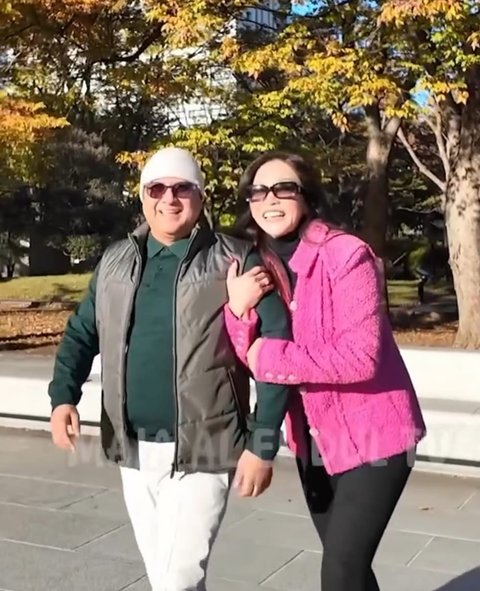 Momen Tak Terduga, Maia Estianty dan Irwan Mussry Diusir Saat Foto Depan Tokyo Tower