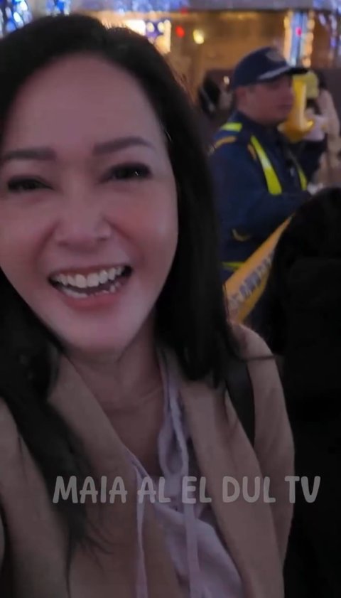 Momen Tak Terduga, Maia Estianty dan Irwan Mussry Diusir Saat Foto Depan Tokyo Tower