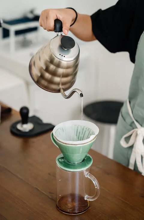Ilustrasi es kopi susu. Sumber foto: unsplash.com/Demi DeHerrera.