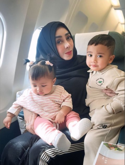 Lily Tak Digendong, Mama Amy Peluk Rafathar dan Cipung, Netizen Beri Sorotan Tajam