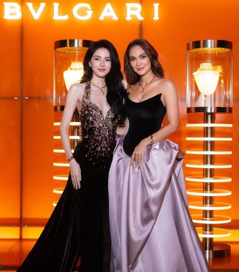 Luna Maya Tampil Memukau dan Glamour, Bersama LISA Blackpink di Event Bvlgari