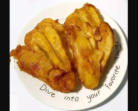 Pisang Goreng Kipas.  foto: Instagram @birgittawang_