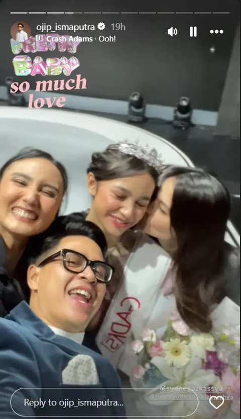 Potret Sydney dan Cut Tari di Final GADIS Sampul 2024. (Sumber: Instagram/cuttaryofficial/ojip_ismaputra)