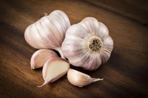 Bawang Putih. (foto: Pinterest/JawaPos).