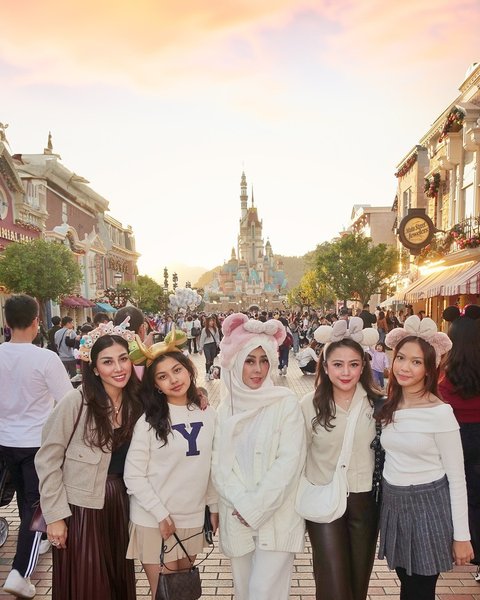 Andika Rosyadi yang tetap menjalin hubungan baik dengan Nisya & keluarga besar Raffi Ahmad membuat netizen mendong ia dan Nisya untuk rujuk.