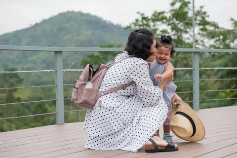Kiat Menghadapi Balita yang Suka Memukul