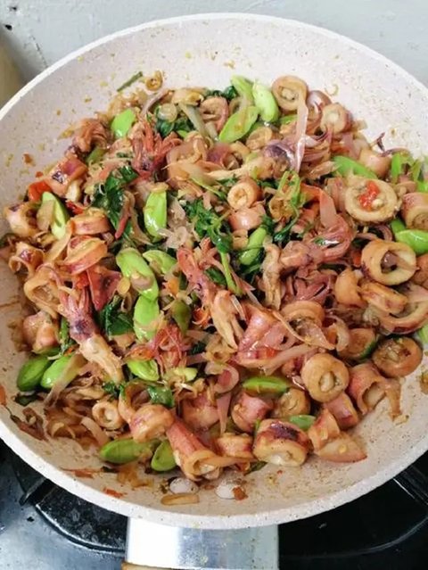 Sambal Matah. (dok. Instagram @meydunk/Asnida Riani)
