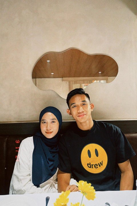 Potret Mesra Rizky Ridho dan Sendy Aulia yang Sudah Lamaran Setelah 8 Tahun Pacaran