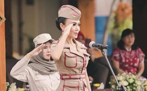 Potret Yuni Shara di Sekolah Cahaya Permata Abadi (Sumber: Instagram/yunishara36)
