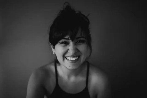 aries yang jago berpura-pura bahagia di acara nikahan mantannya//copyright pexels/jessica ticozzelli