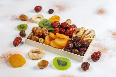 ilustrasi manisan buah kedondong/tyasindayanti/shutterstock
