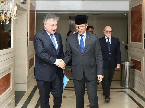 Menteri Luar Negeri RI Sugiono menghadiri acara CIFP 2024 yang diselenggarakan FPCI di The Kasablanka, Jakarta, Sabtu (30/11/2024). (Liputan6.com/Benedikta Miranti)