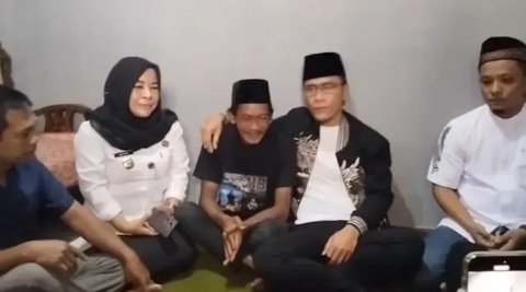 Potret Gus Miftah Temui Sonhaji Penjual Es Teh (Sumber: Instagram/magelang_raya)