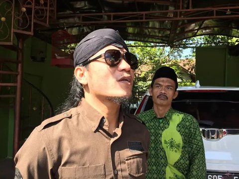 Potret Gus Miftah Temui Sonhaji Penjual Es Teh (Sumber: Instagram/magelang_raya)