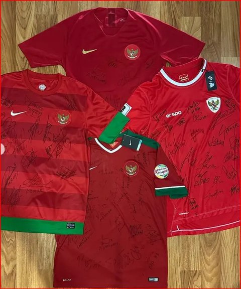 Bekti Nugroho, kolektor jersey Timnas Indonesia dari tahun ke tahun