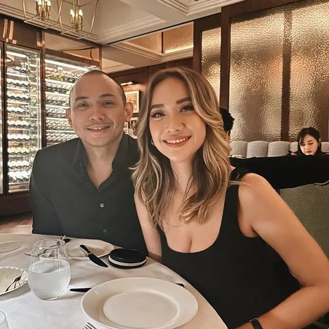Potret Dinner Romantis BCL dan Tiko Aryawardhana. (Sumber: Instagram/tikoaryawardhana)