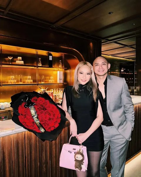 Potret Dinner Romantis BCL dan Tiko Aryawardhana. (Sumber: Instagram/tikoaryawardhana)