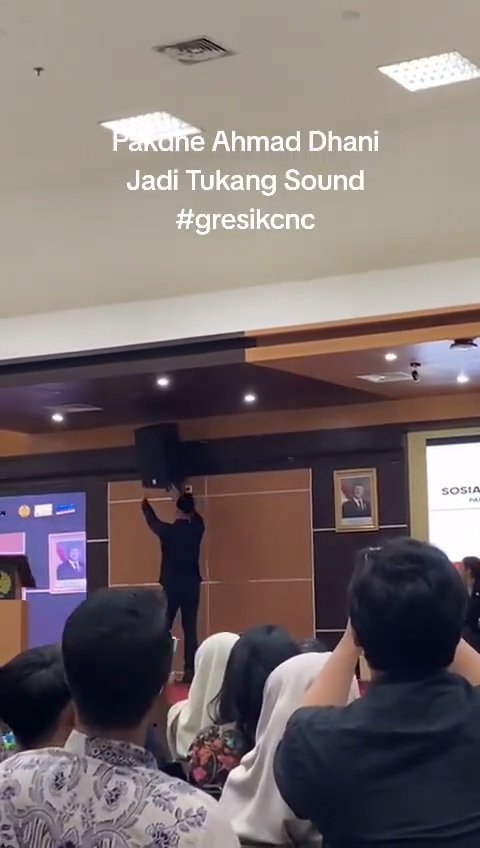 Momen Ahmad Dhani Mendadak Jadi Tukang Sound Saat Isi Acara Sosialisasi di Kampus, Semua yang Hadir Langsung Heboh