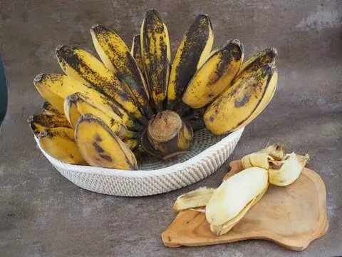 Cara Rebus Pisang Kepok yang Hemat Gas, Cerah dan Anti Hitam (Credit: Instagram/@zaidulakbar.dokter.herbal)