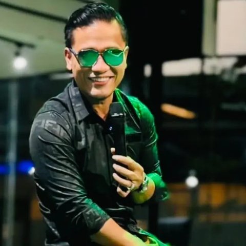 Jam tangan mewah Miftah Maulana Habiburokhman disorot di tengah kontroversi menghina penjual es teh dan sinden. (dok. X @UmarHasibuan__/