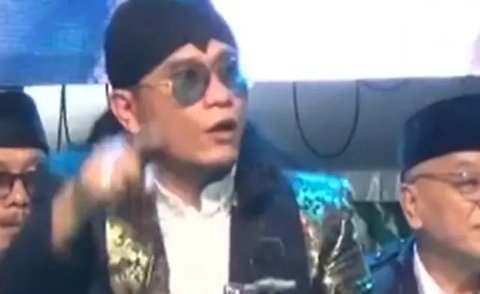 Jam tangan mewah Miftah Maulana Habiburokhman disorot di tengah kontroversi menghina penjual es teh dan sinden. (dok. X @UmarHasibuan__/