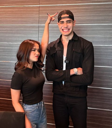 Aisar Khaled Posting Foto dengan Fuji, Komentar Fadly Bikin Heboh Netizen